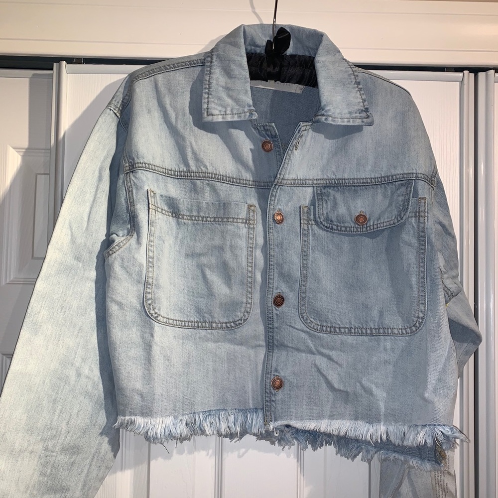 Happy Nature light wash denim jacket 🎊HOST PICK🎉